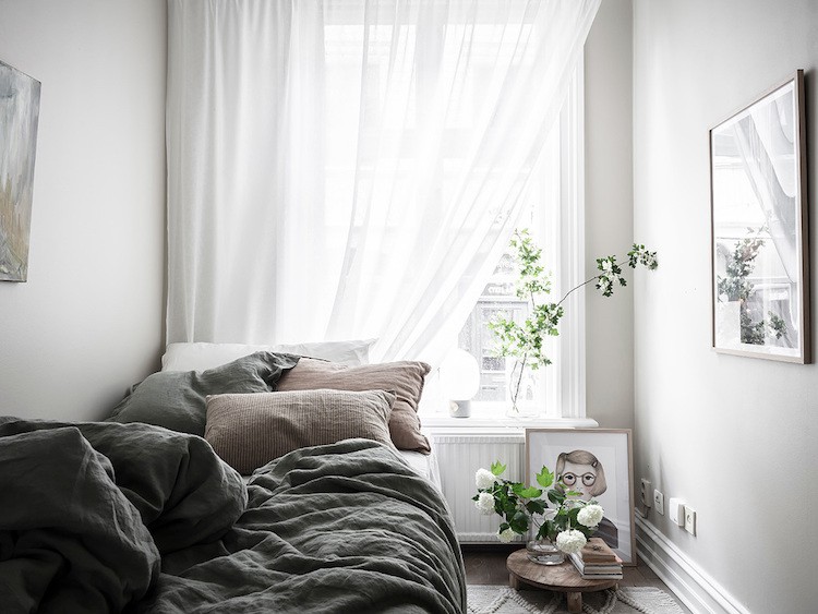 Блогер из Швеции о том, как сделать уютной маленькую спальню