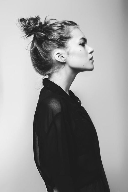 messy top knot