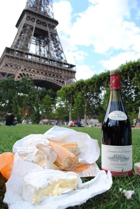 парижский пикник, вино и сыр