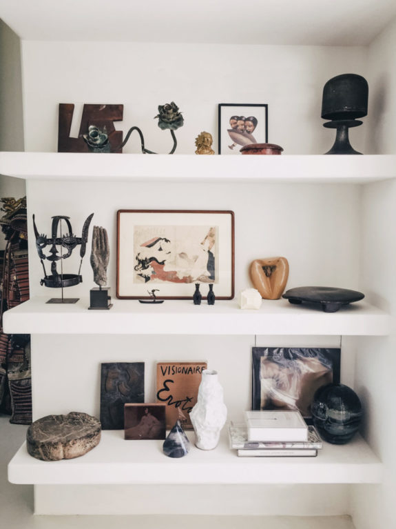 shelf styling inspiration with curated vintage collection. / sfgirlbybay