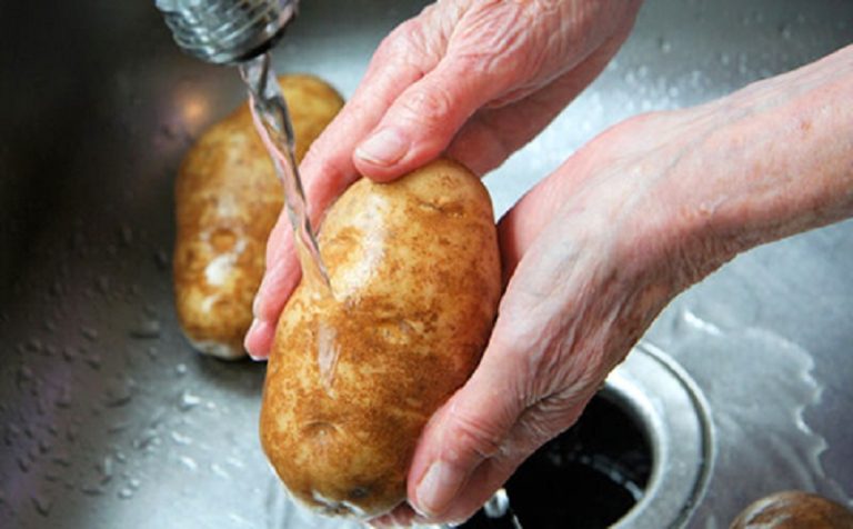 Рецепт самой вкусной картошки в духовке!