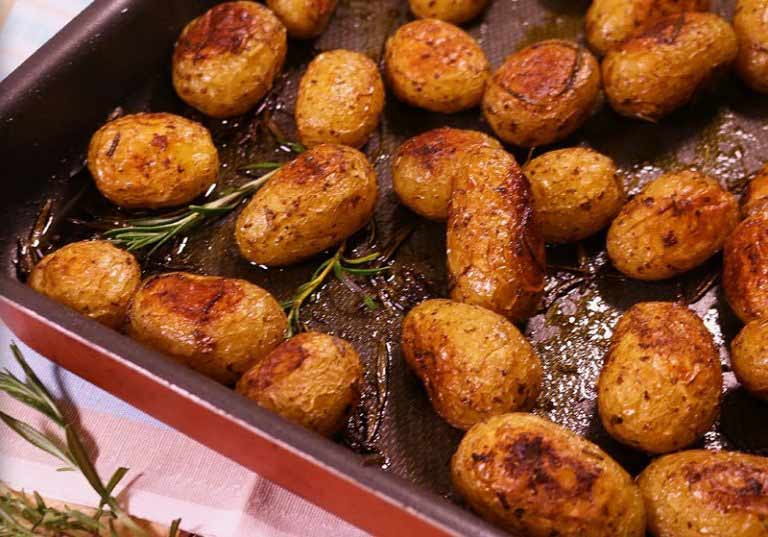 Рецепт самой вкусной картошки в духовке!