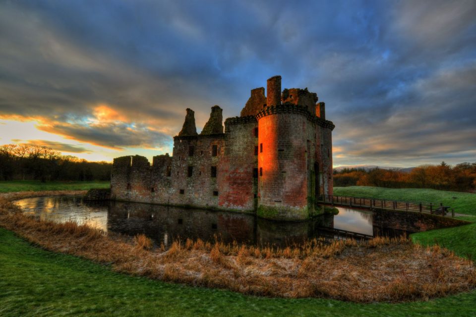 замки в шотландии, CAERLAVEROCK CASTLE