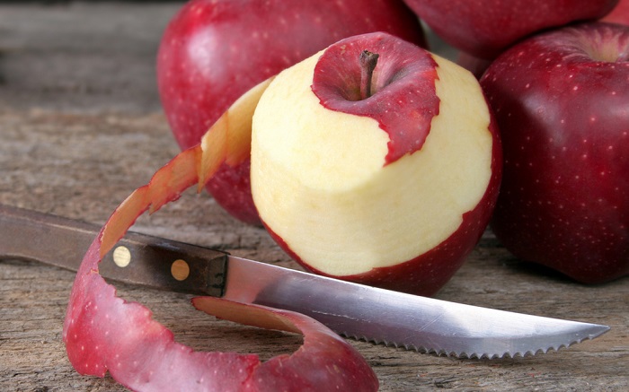 В кожуре яблока содержится антиоксидант кверцетин. / Фото: smak.ua