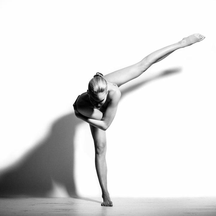 Nude Yoga: голая правда о красоте и безграничных возможностях тела