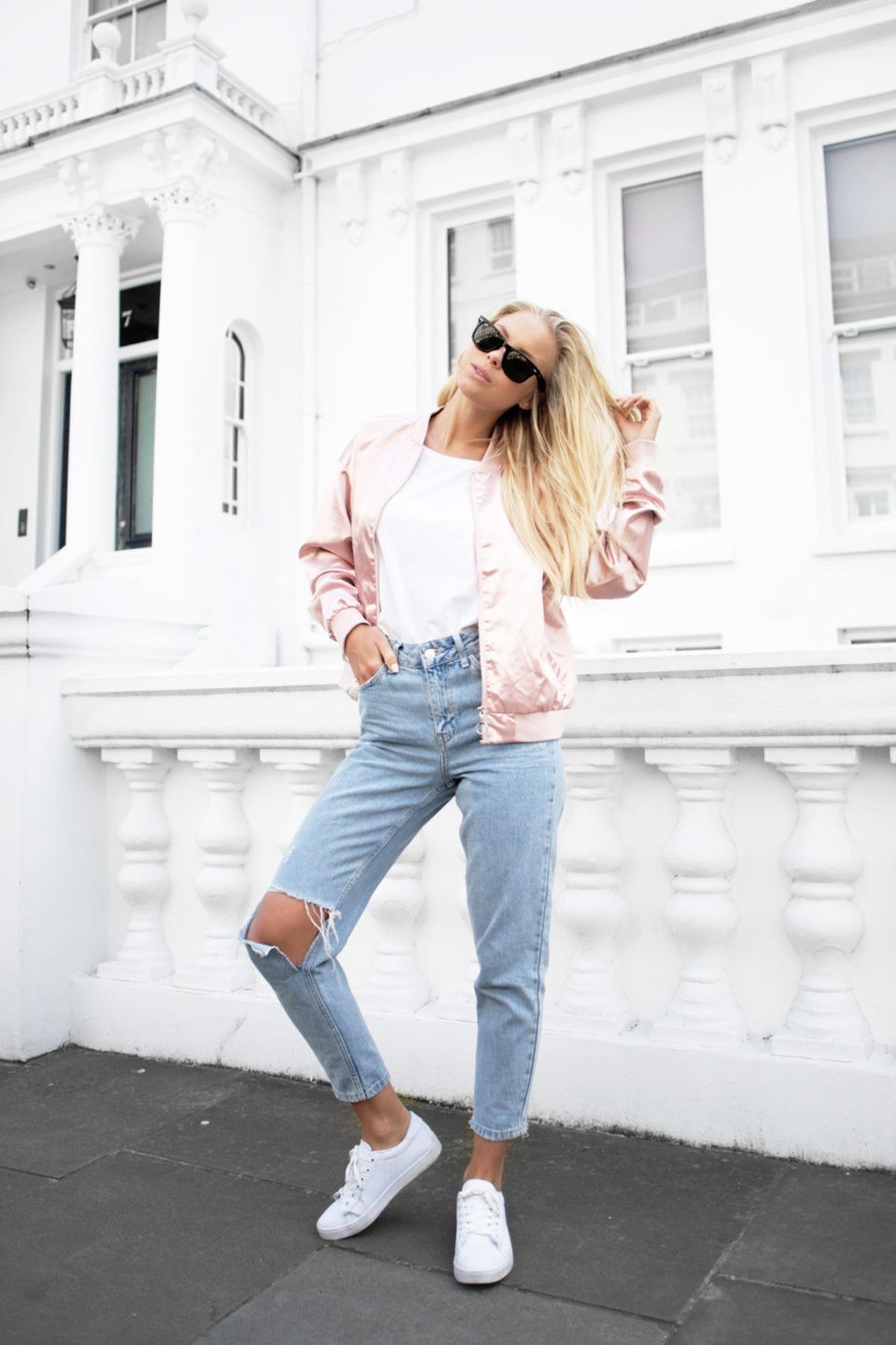 розовая куртка бомбер, джинсы, cropped jeans, pink bomber, white tee